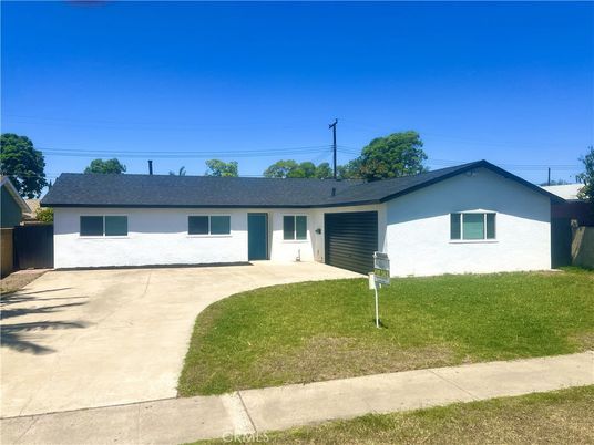 Attached, Exterior, Facade, Ranch