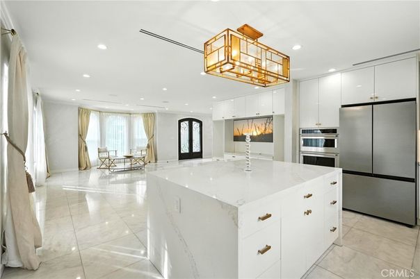 Chandelier, Interior, Kitchen, Recessed Lighting, Stainless Steel Appliances