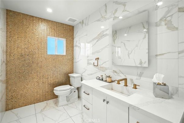 Bathroom, Interior, Marble, Marble Walls, Recessed Lighting