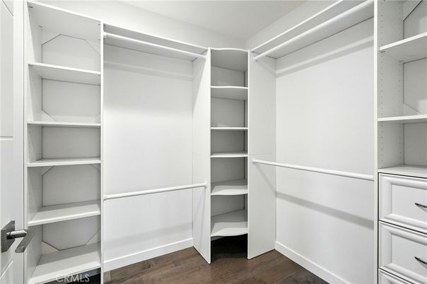 Interior, Walk-in Closets, Wood Texture Flooring