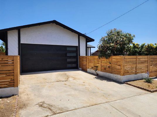 Detached Garage, Exterior