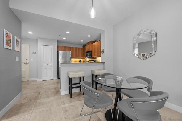 Dining room, Interior, Kitchen, Pendant Lights, Recessed Lighting, Stainless Steel Appliances