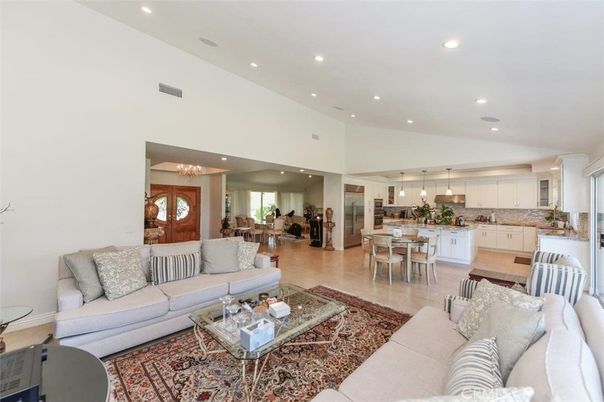 Chandelier, Dining room, Interior, Kitchen, Living room, Pendant Lights, Recessed Lighting