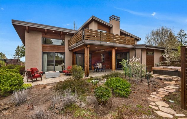 Backyard, Exterior, Facade, Modern