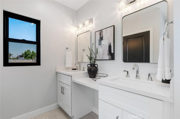 Bathroom, Dual Sink Vanities, Interior