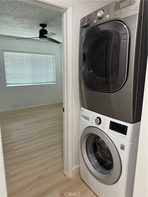 Interior, Utility Closets, Washer, Wood Texture Flooring