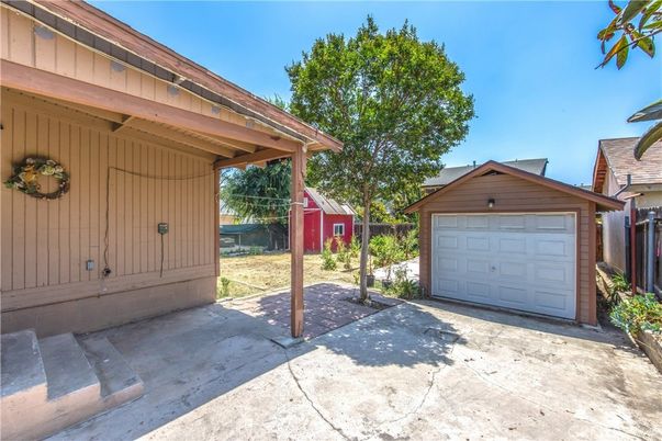 Detached Garage, Exterior