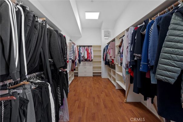 Interior, Walk-in Closets, Wood Texture Flooring