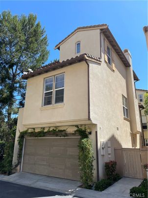 Attached, Exterior, Facade, Mediterranean