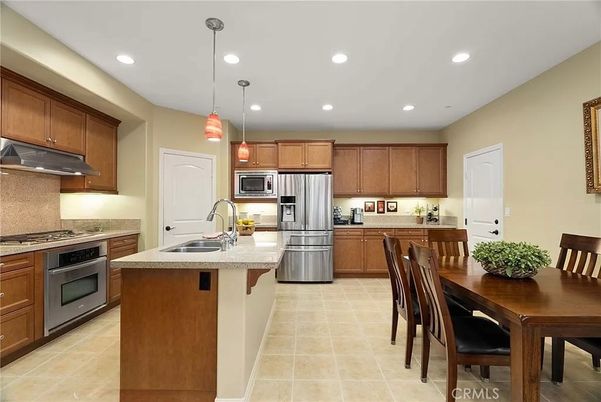 Dining room, Interior, Kitchen, Pendant Lights, Recessed Lighting, Stainless Steel Appliances