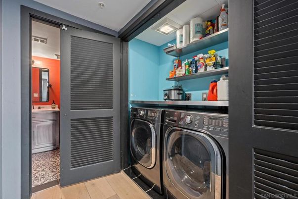 Interior, Utility Closets, Washer, Wood Texture Flooring