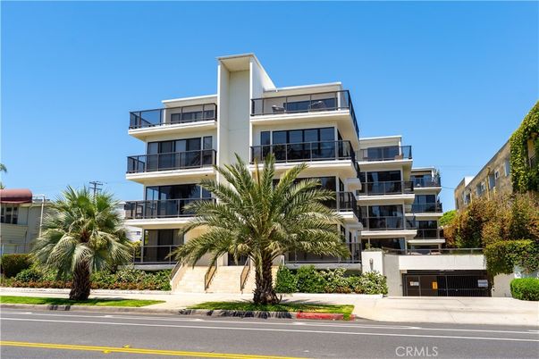 Exterior, Facade, Condo Building