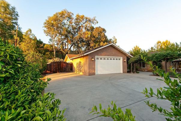 Backyard, Detached Garage, Exterior