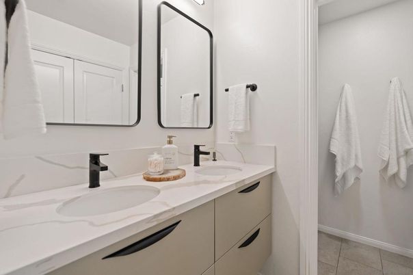 Bathroom, Dual Sink Vanities, Interior