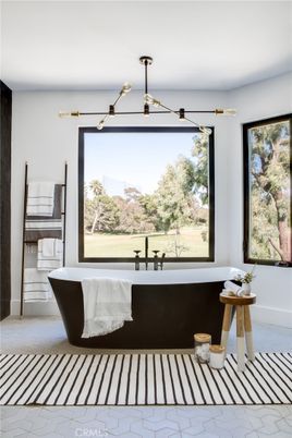 Bathroom, Free Standing Baths, Interior