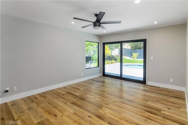 Empty room, Interior, Recessed Lighting, Wood Texture Flooring