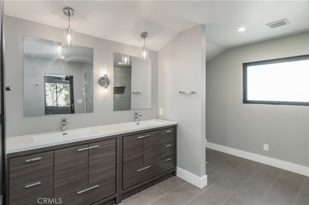 Bathroom, Dual Sink Vanities, Interior, Pendant Lights, Recessed Lighting