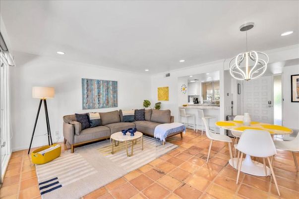 Dining room, Interior, Living room, Pendant Lights, Recessed Lighting