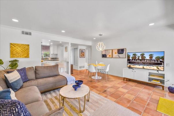 Dining room, Interior, Kitchen, Living room, Pendant Lights, Recessed Lighting