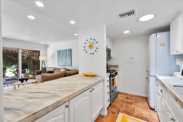 Interior, Kitchen, Living room, Recessed Lighting