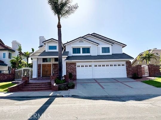 Attached, Exterior, Facade, Brick Facade, American Craftsman