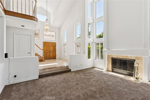 Chandelier, Fireplace, Interior, Pendant Lights