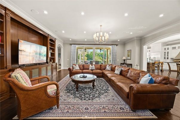 Chandelier, Interior, Living room, Recessed Lighting, Wood Texture Flooring