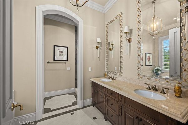 Bathroom, Dual Sink Vanities, Interior, Pendant Lights
