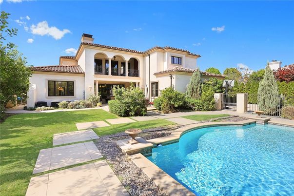 Backyard, Exterior, Pool