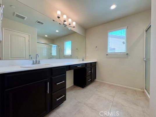 Bathroom, Dual Sink Vanities, Interior, Recessed Lighting