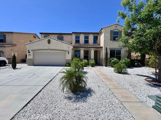 Attached, Exterior, Facade, Mediterranean