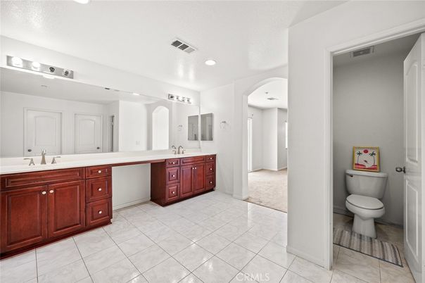 Bathroom, Dual Sink Vanities, Interior, Recessed Lighting