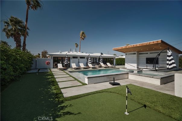 Exterior, Pool
