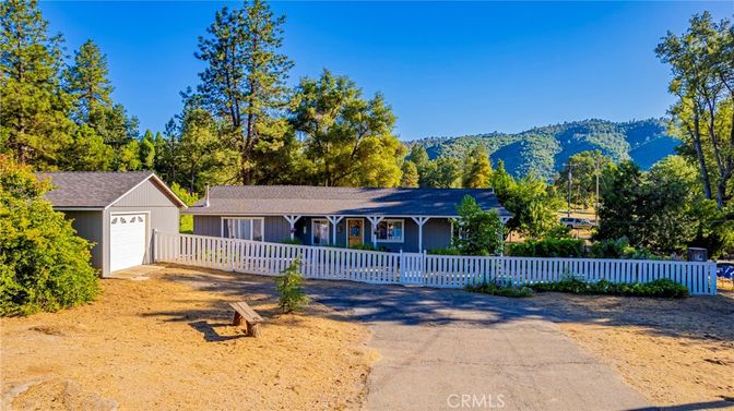 Backyard, Detached Garage, Exterior