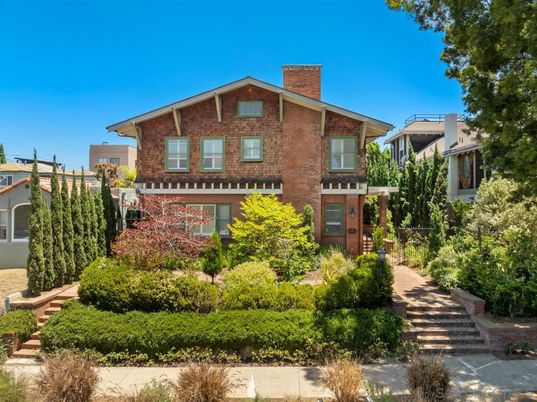 Exterior, Facade, Brick Facade, American Craftsman