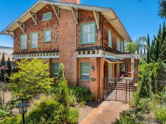 Exterior, Facade, Brick Facade, Rowhouse