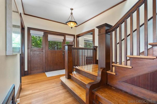Interior, Pendant Lights, Wood Texture Flooring