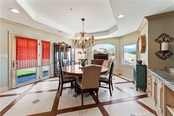 Chandelier, Dining room, Interior, Piano, Recessed Lighting