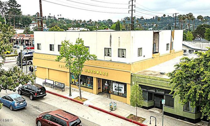 Exterior, Facade, None