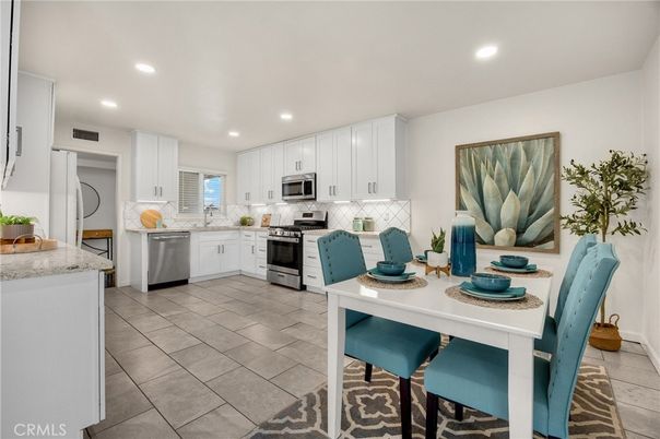 Dining room, Interior, Kitchen, Recessed Lighting, Stainless Steel Appliances