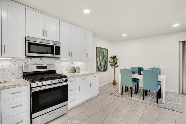 Dining room, Interior, Kitchen, Recessed Lighting, Stainless Steel Appliances