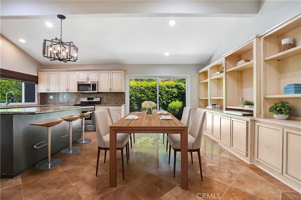 Dining room, Interior, Kitchen, Pendant Lights, Recessed Lighting, Stainless Steel Appliances