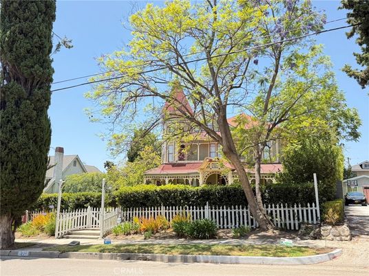 Exterior, Facade, Queen Anne Victorian