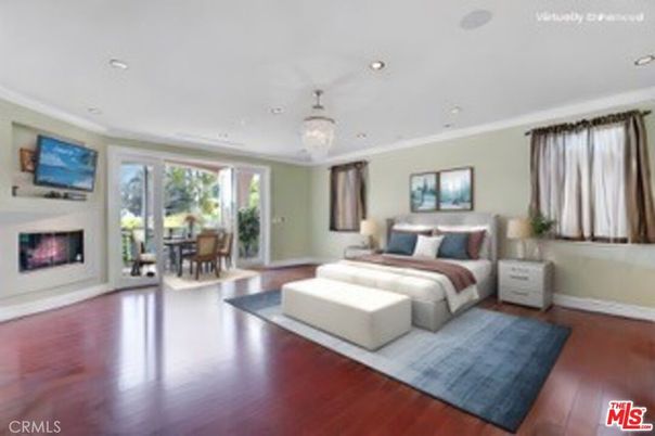 Bedroom, Chandelier, Dining room, Fireplace, Interior, Pendant Lights, Recessed Lighting, Wood Texture Flooring