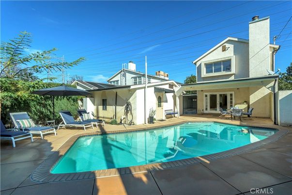 Exterior, Pool
