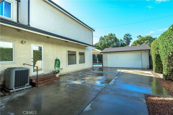 Detached Garage, Exterior