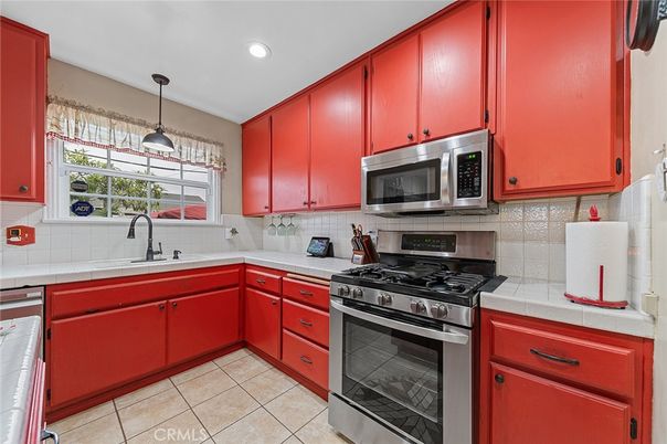 Interior, Kitchen, Pendant Lights, Recessed Lighting, Stainless Steel Appliances, Tile Countertops