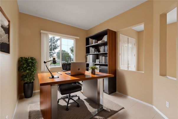 Home Office, Interior