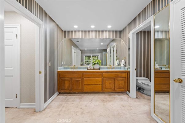 Bathroom, Interior, Recessed Lighting