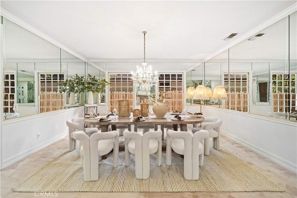 Chandelier, Dining room, Interior